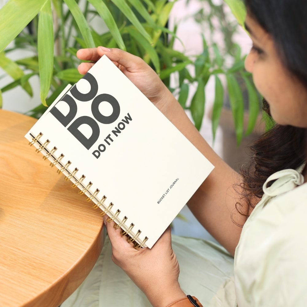 Premium Bucket List Journal - Ivory White - Fillable Templates - Made In UAE - A5 Size